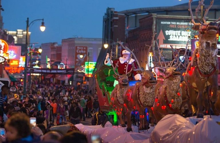 Memphis Holiday Parade Santa float