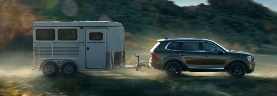2021 Kia Telluride towing a trailer