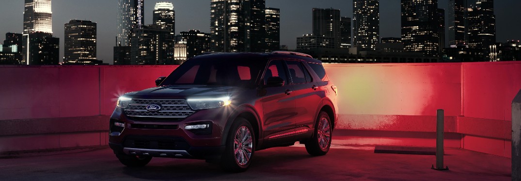 2021 Ford Explorer in dark cityscape