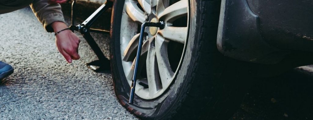 Tire Changing Tips for your Ford