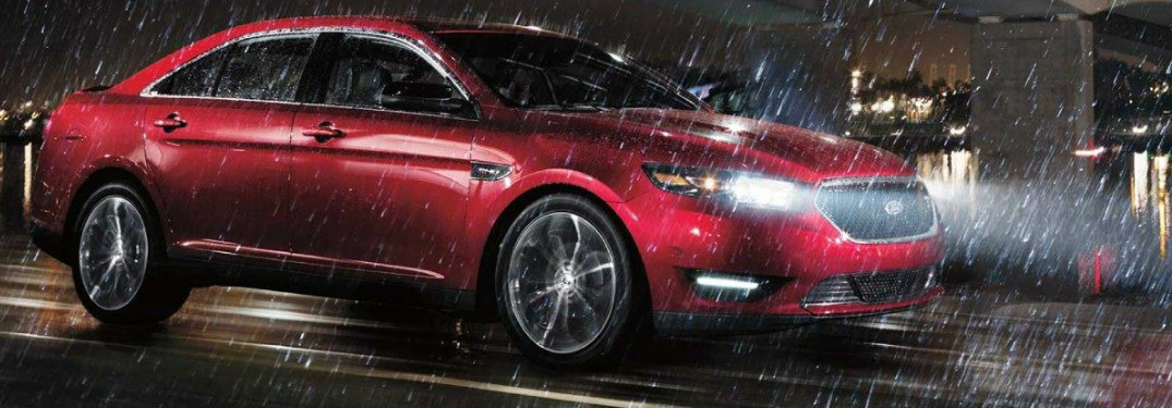 2018 Ford Taurus driving in rain with Auto High Beams on