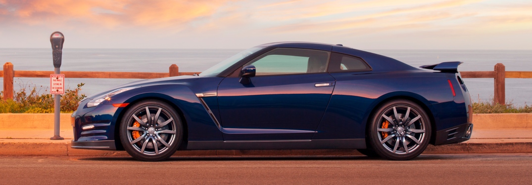 2012 Nissan GT-R blue side view