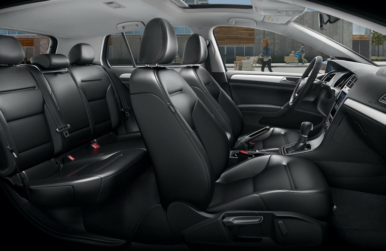 2018 Volkswagen Golf side view of seats.