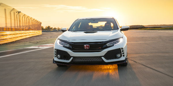 Front View Of 2018 Honda Civic Type R In Championship White