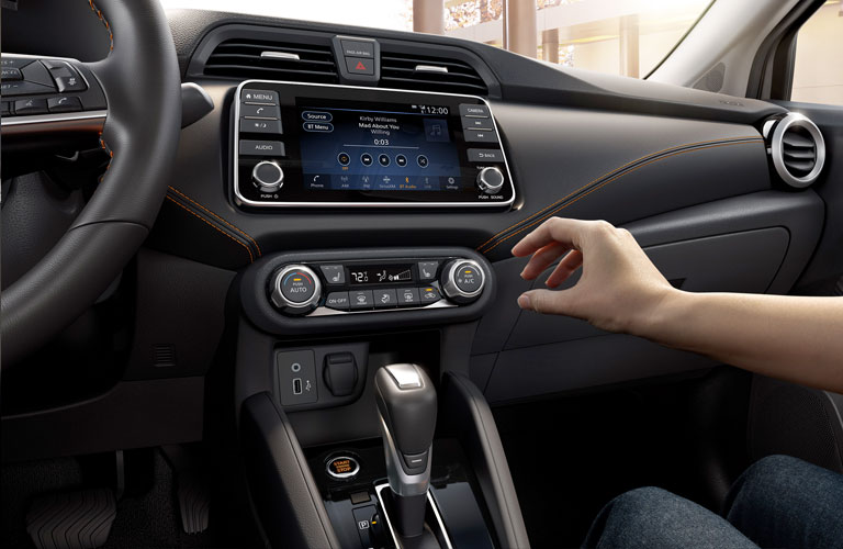2020 Nissan Versa Sedan dashboard