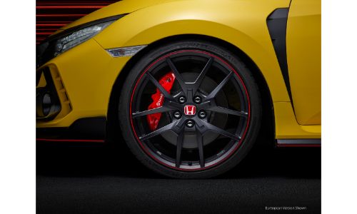 2021 Honda Civic Type R Limited Edition exterior closeup of tire, wheel, and brembo brake