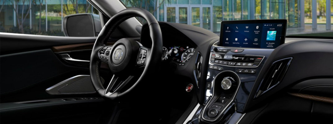 Steering wheel and front dash of 2019 Acura RDX