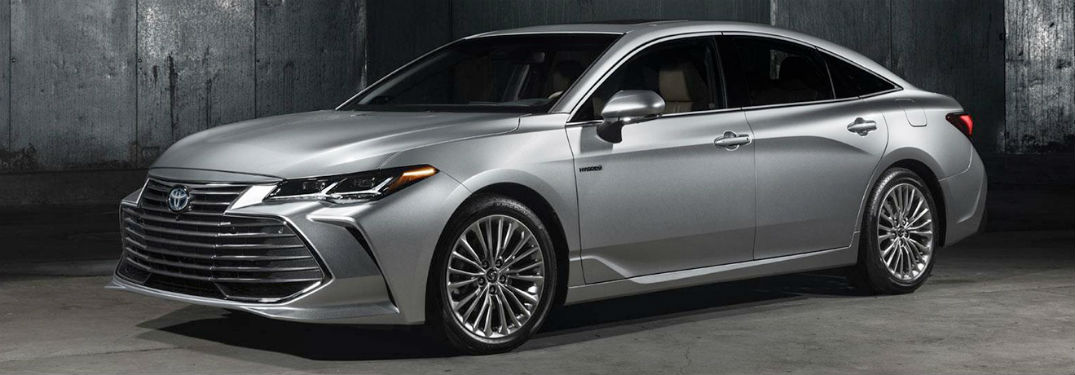 2019 Toyota Avalon exterior front fascia and drivers side