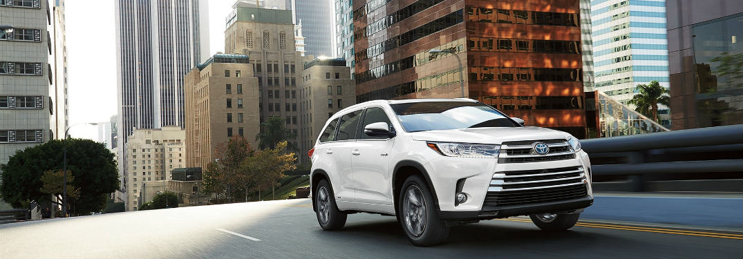 2018 Toyota Highlander driving in the city