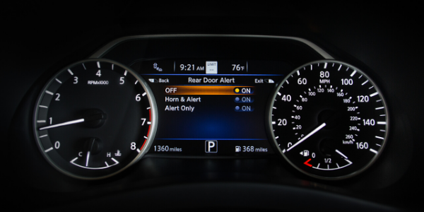 2020 Nissan Murano dashboard with Rear Door Alert notification