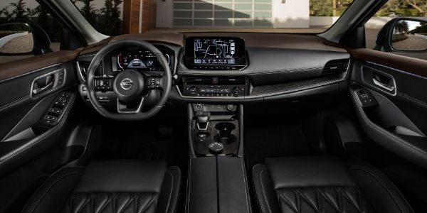 2021 Nissan Rogue Steering Wheel and Dashboard