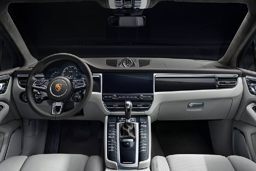 2020 Porsche
Macan cockpit view
