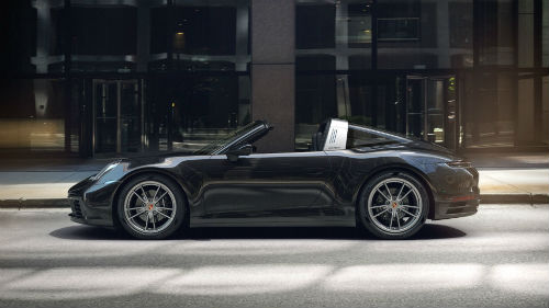 2021 Porsche 911 Targa 4 in Jet Black Metallic