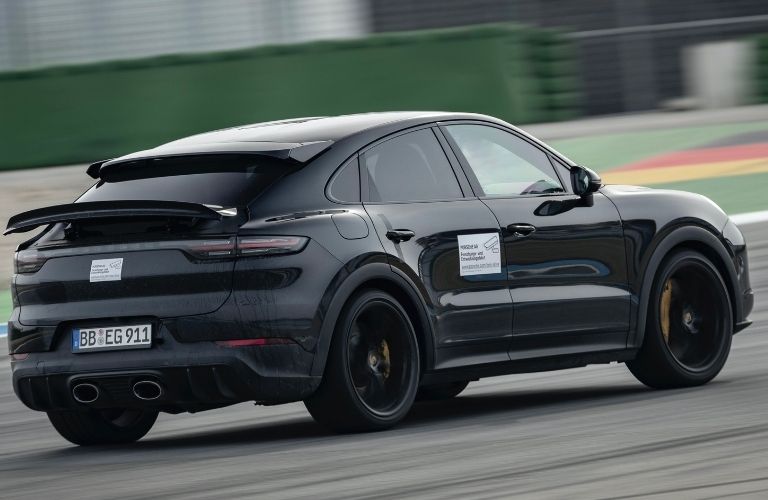 2021 Porsche Cayenne rear quarter view
