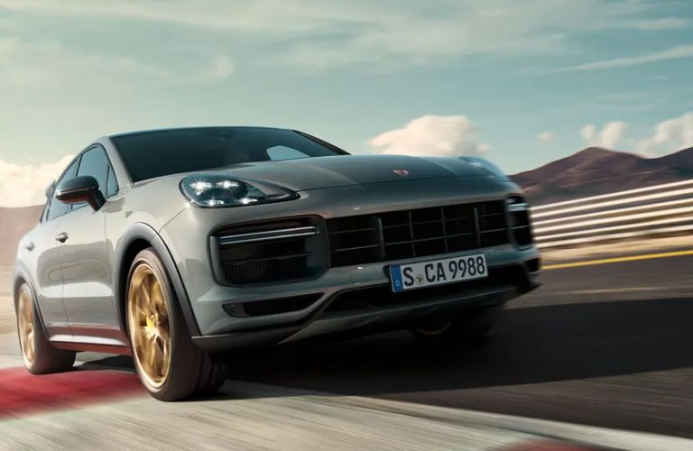 2022-Porsche-Cayenne-exterior