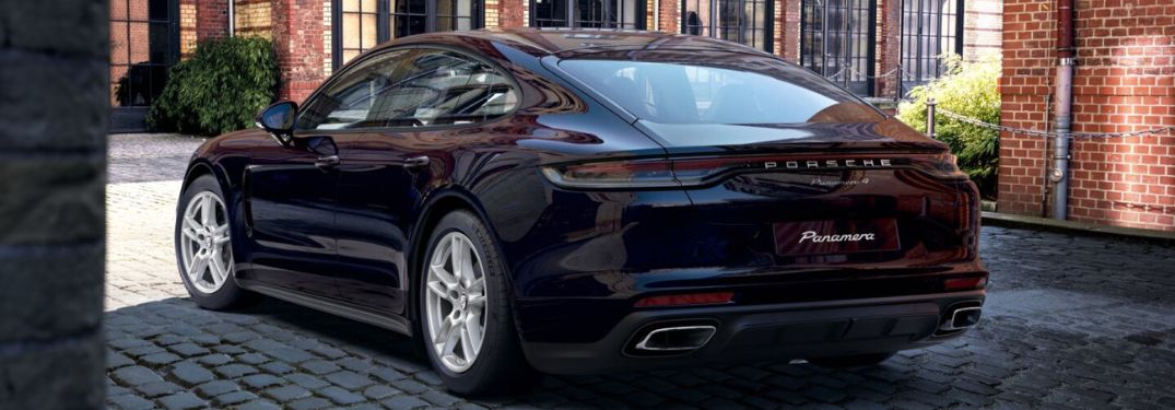 Rearview of the 2022 Porsche Panamera 4