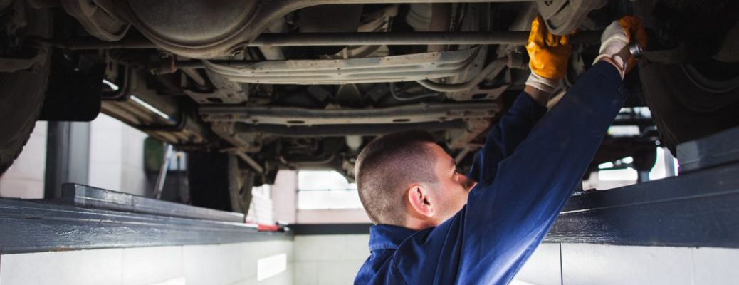 Mechanic changing tires