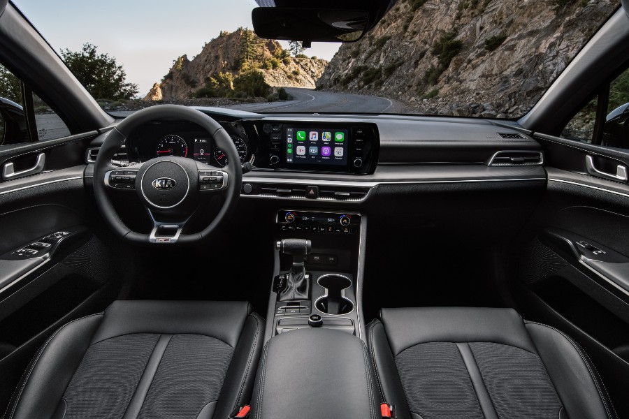 front interior of a 2021 Kia K5