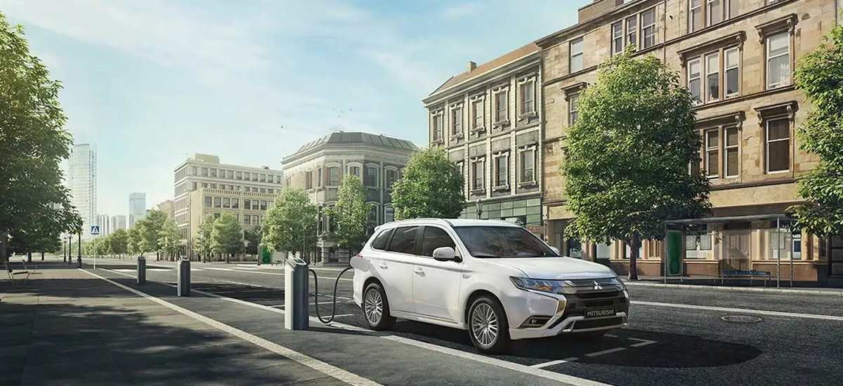 miami-lakes-mitsubishi-outlander-phev-comparison-lexus-hybrid