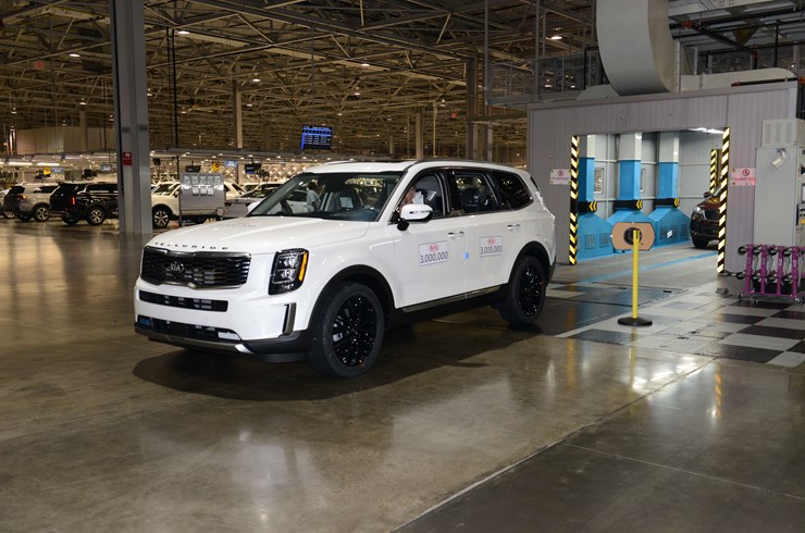 miami-lakes-kia-telluride-three-million