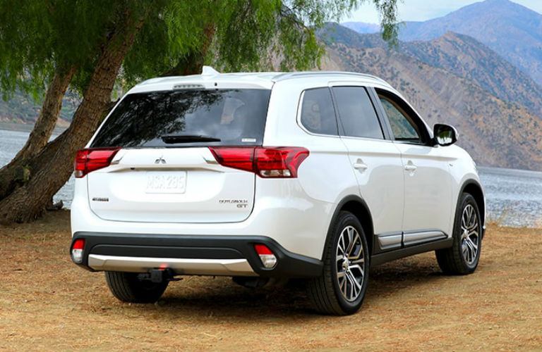 rear view of 2018 Mitsubishi Outlander