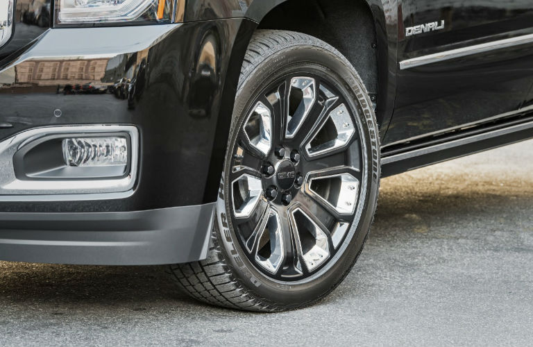 2018 GMC Yukon Denali Ultimate Black Edition Specs and Features