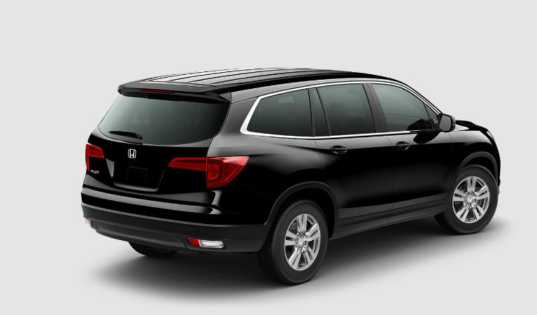 2018-Honda-Pilot-in-Crystal-Black-Pearl