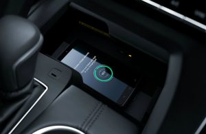2019-Toyota-Avalon-Hybrid-Qi-wireless-charging-pad_o - Hiland Toyota