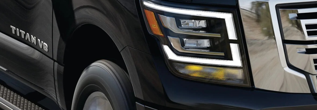 2020 Nissan TITAN front end close-up