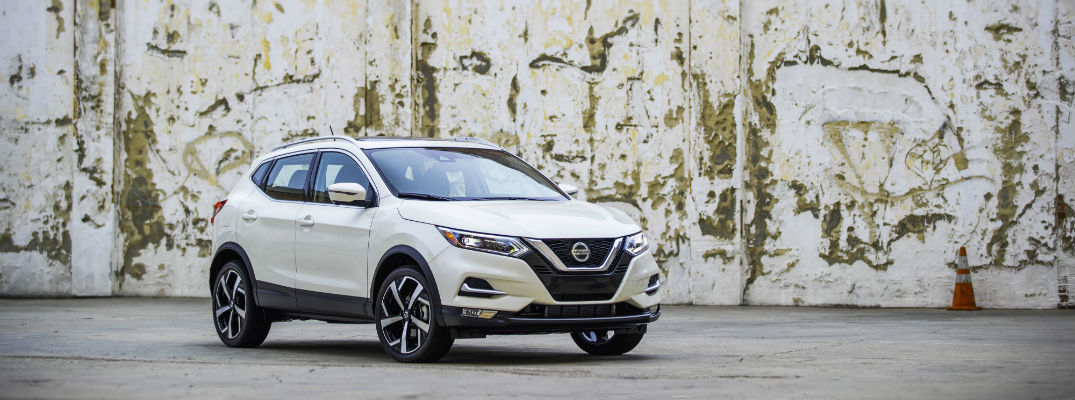 2021 Nissan Rogue Sport parked in front of a wall
