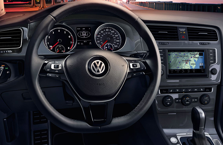2018 Volkswagen Golf Alltrack steering wheel