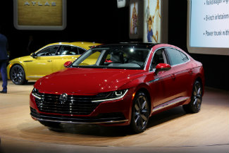 2019 Volkswagen Arteon front exterior red