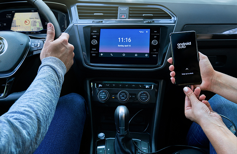 2020 Tiguan being connected to smartphone