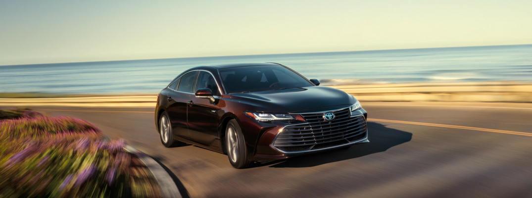 2019 Toyota Avalon Front View of Black Exterior