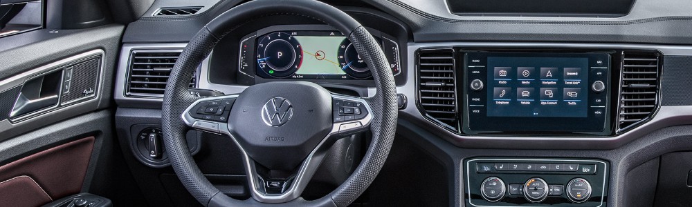 What are some of the highlighted features in the 2020 Volkswagen Atlas