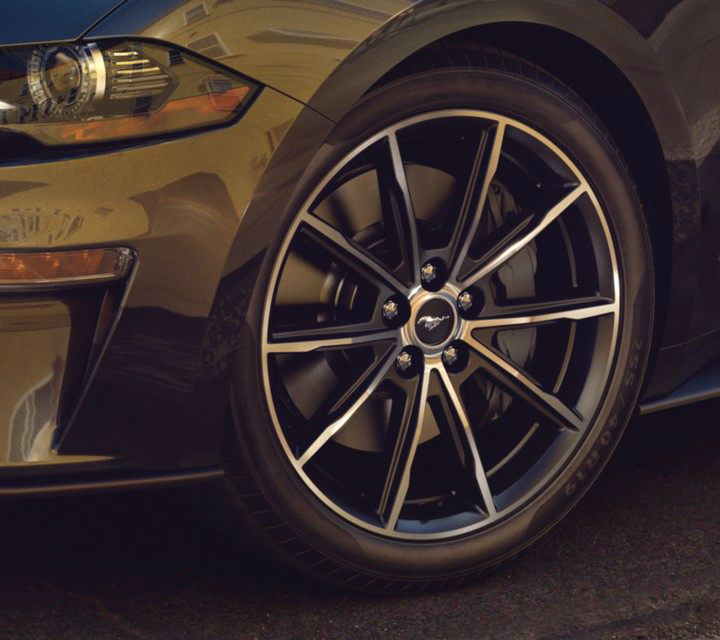 2019 Ford Mustang wheel
