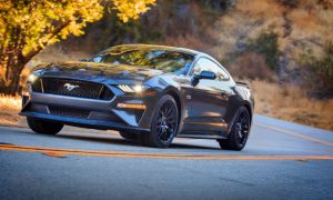 front view of a silver 2018 Ford Mustang