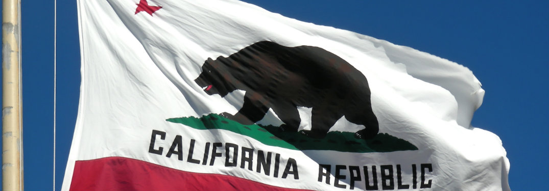 flag of California flying