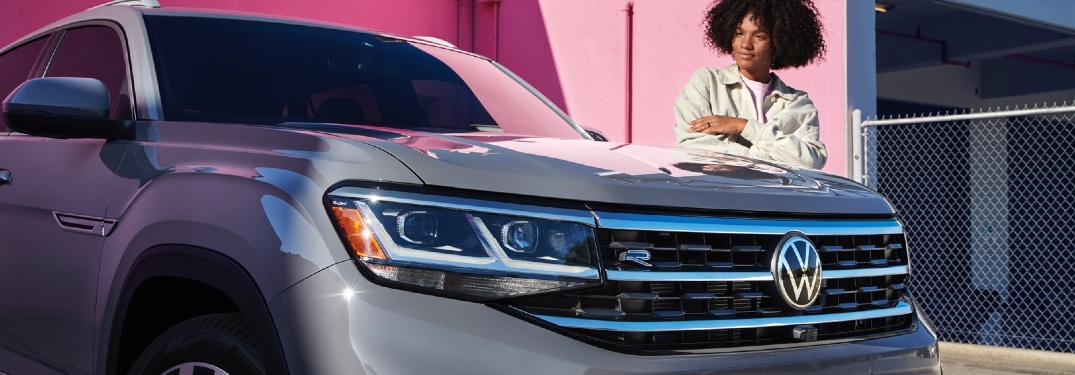 woman admiring 2020 Atlas Cross Sport