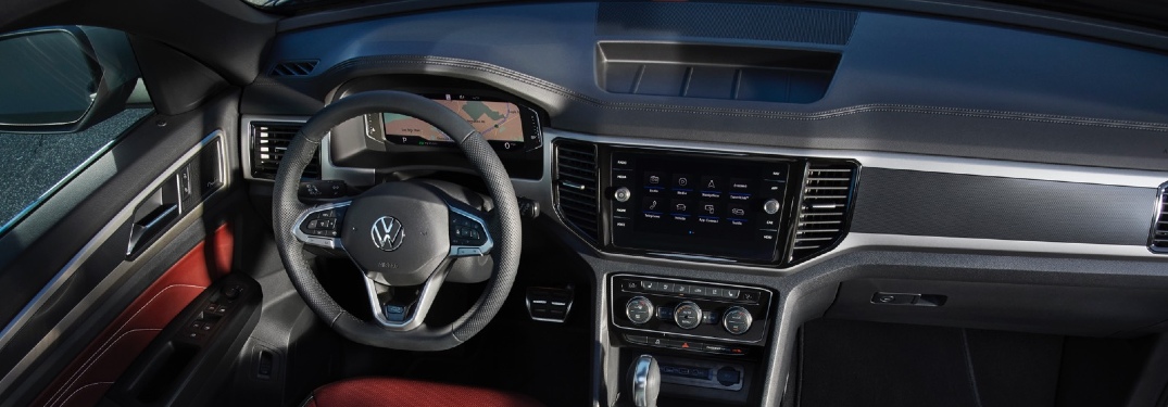 2020 Atlas Cross Sport cockpit showcase