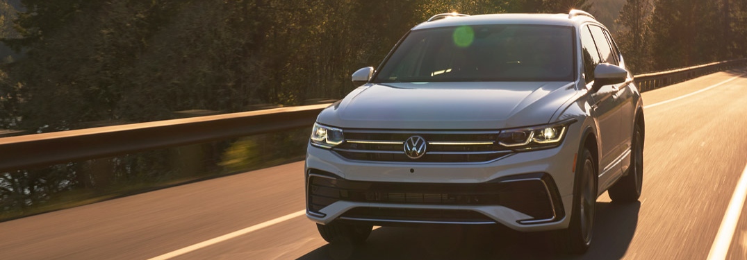 2022 Volkswagen Tiguan going down the road