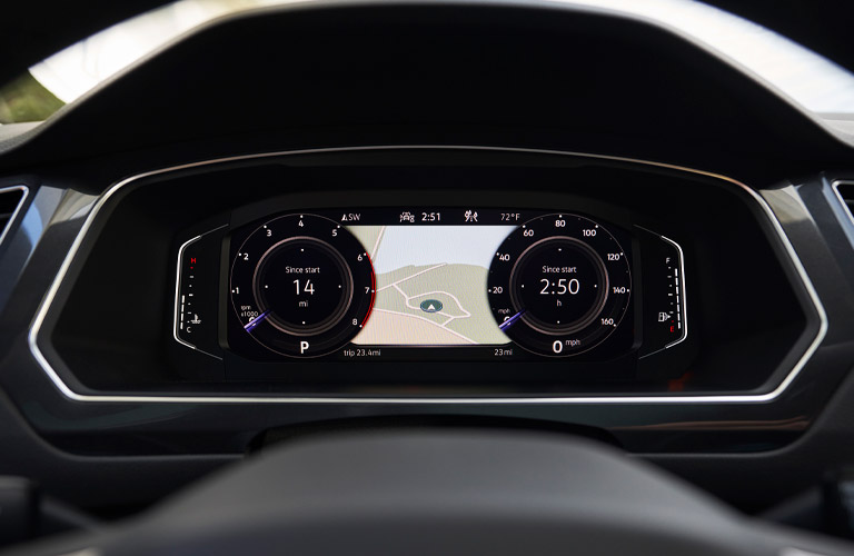 2022 Volkswagen Tiguan steering wheel and screen