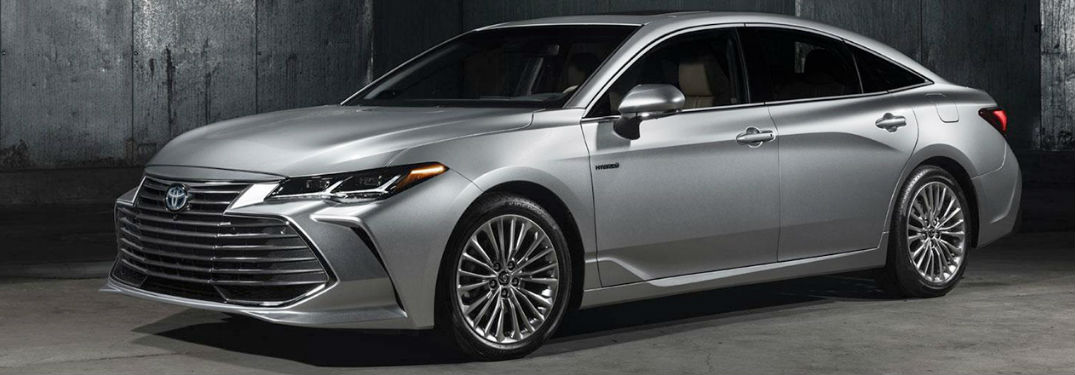 silver 2019 Toyota Avalon parked
