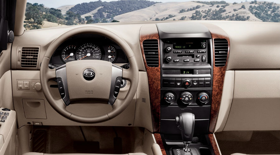 interior of 2004 kia sorento first generation