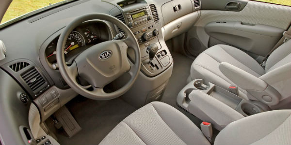 Interior view of 2007 Kia Sedona