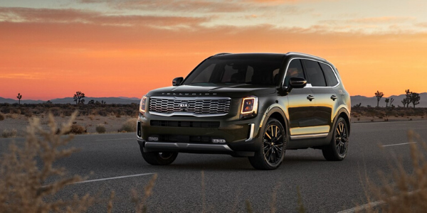 2020 Kia Telluride in front of sunset