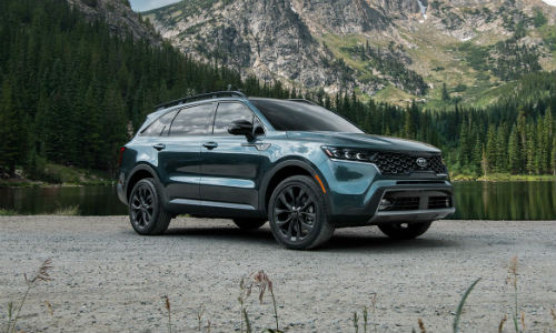 Side view of blue 2021 Kia Sorento