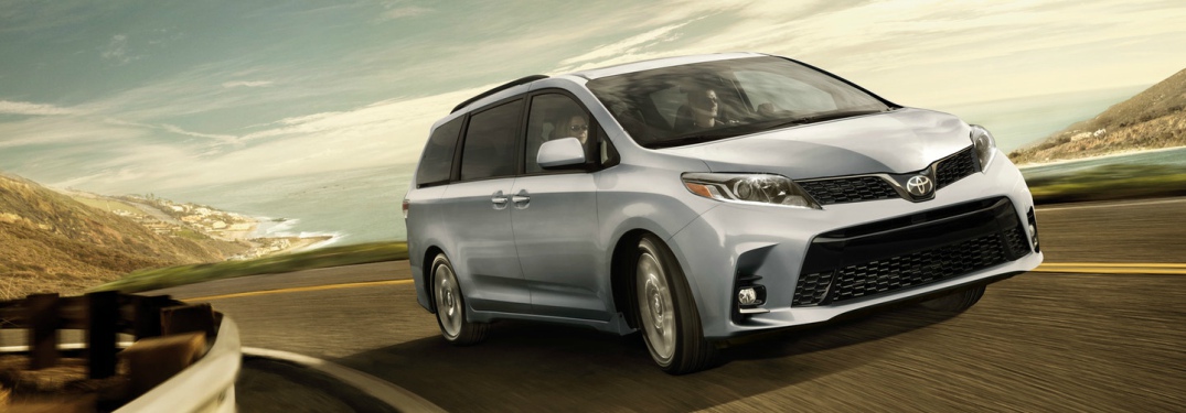 silver 2018 Toyota Sienna front side view
