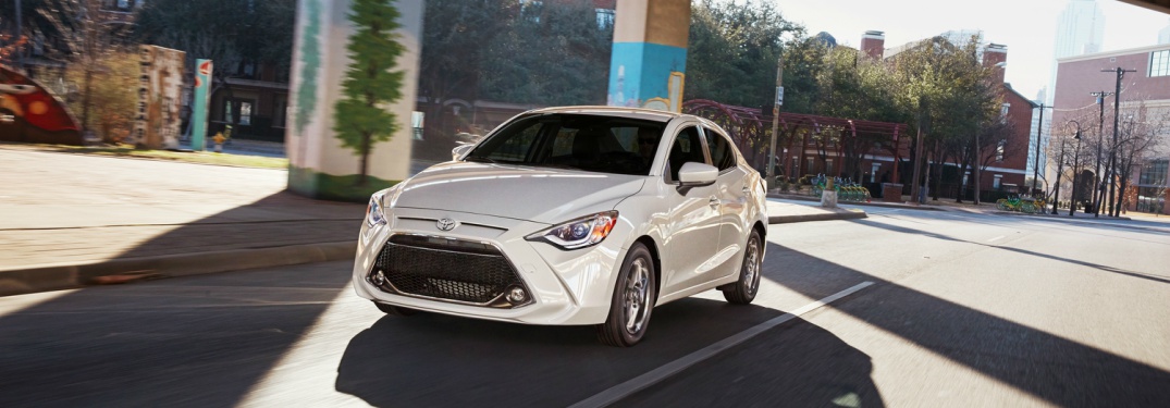 white 2019 Toyota Yaris front side view