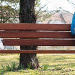 Woman-and-man-social-distancing_b